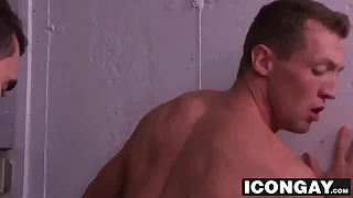 Musuclar DILF Jaxton Wheeler piercing this hunks asshole